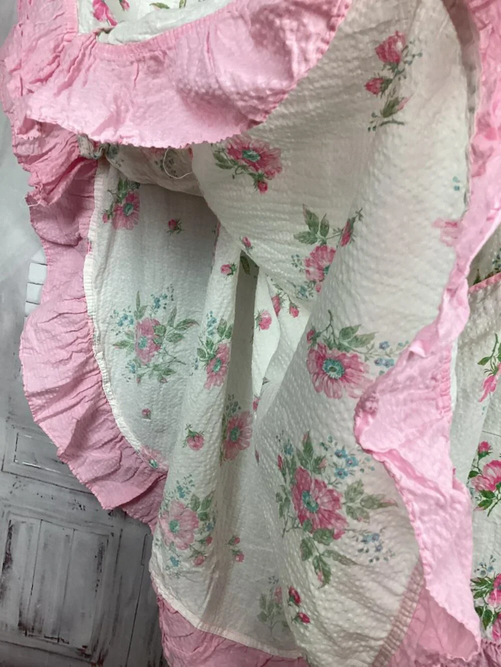 Vintage Floral Pink Ruffled Bedspread Coverlet Twin